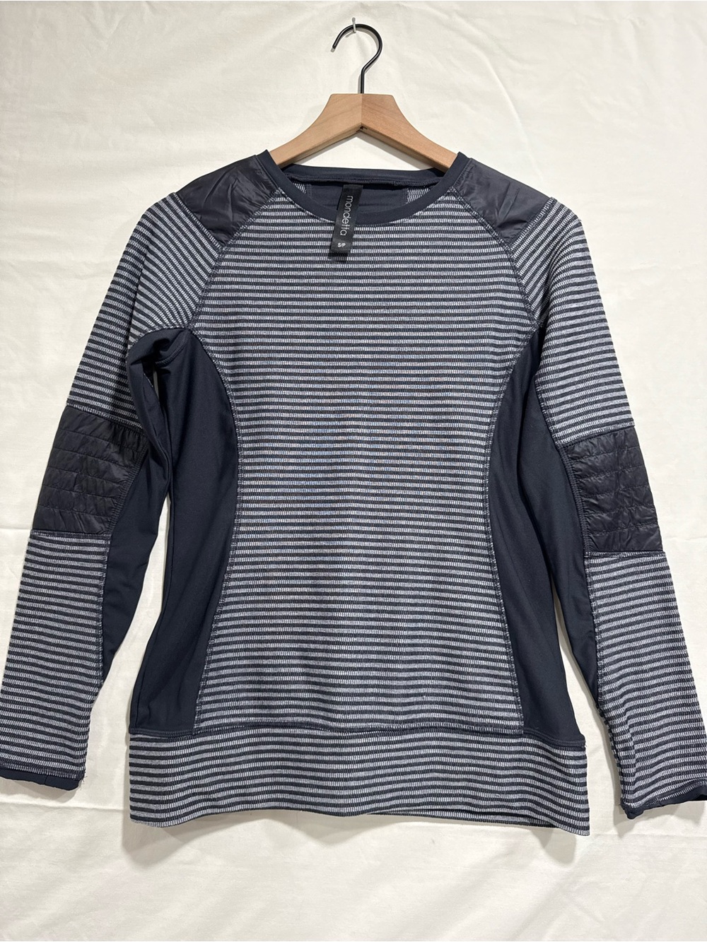 Mondetta Striped Performance Long Sleeve Top Small Quilted Panels